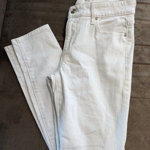 Joe's Jeans white Icon Ankle Jeans 28